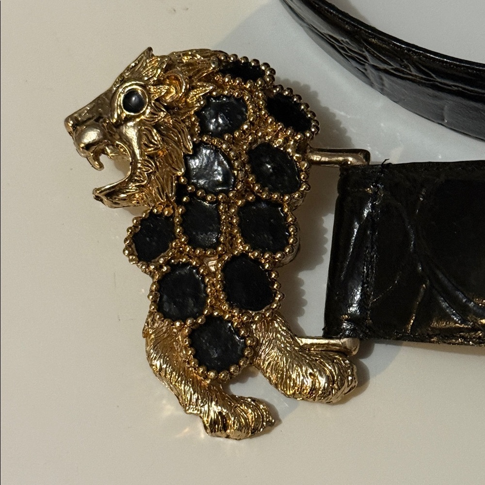 Gold Lion Head with embossed black Belt